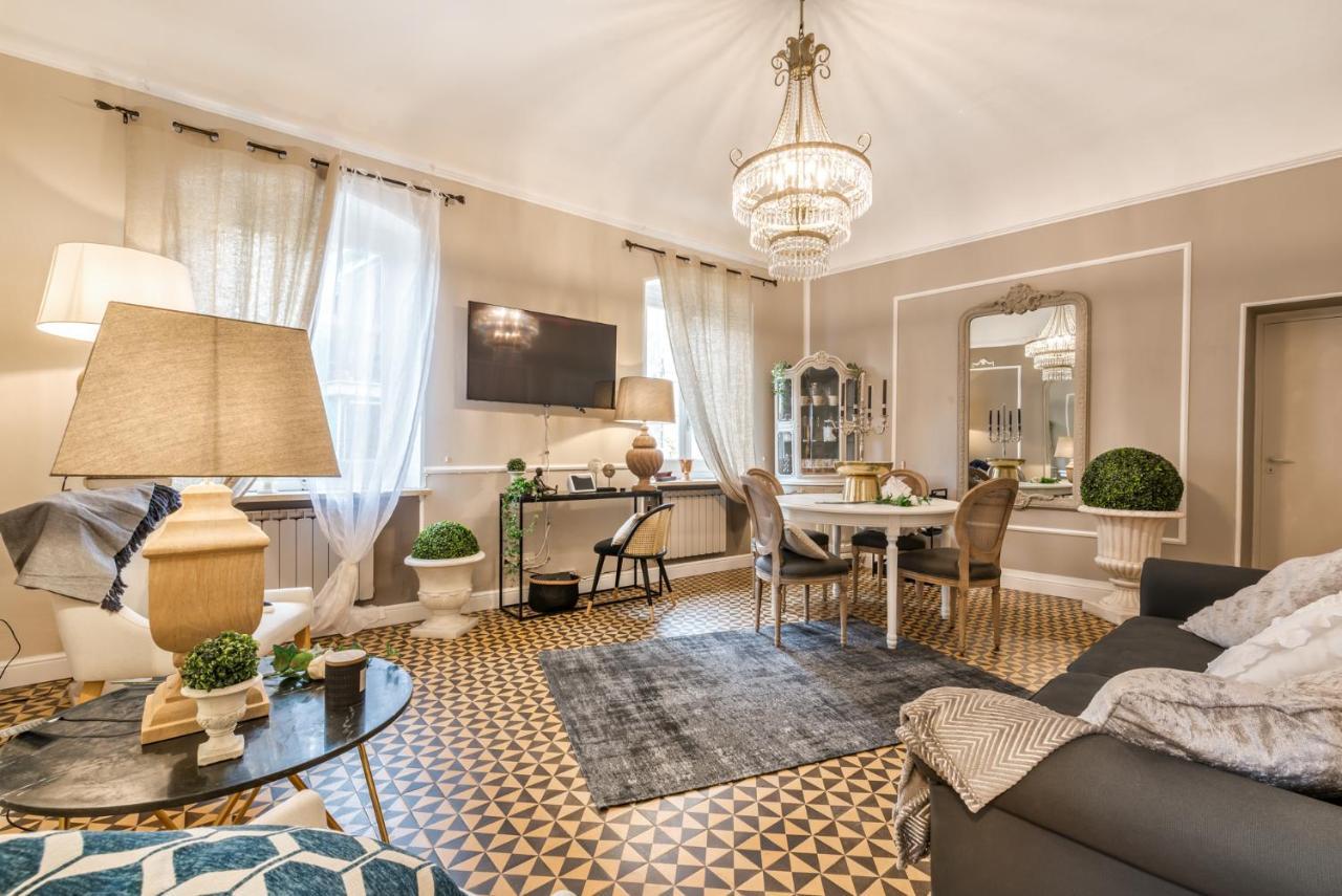 Moulin Rouge Lerici Apartment ภายนอก รูปภาพ