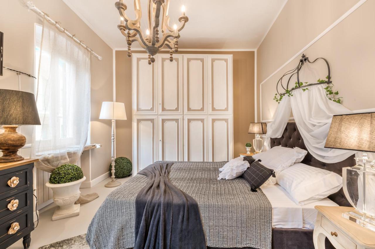 Moulin Rouge Lerici Apartment ภายนอก รูปภาพ