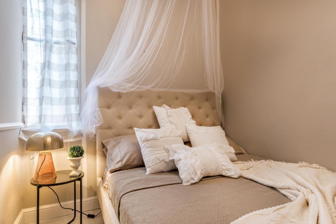 Moulin Rouge Lerici Apartment ภายนอก รูปภาพ