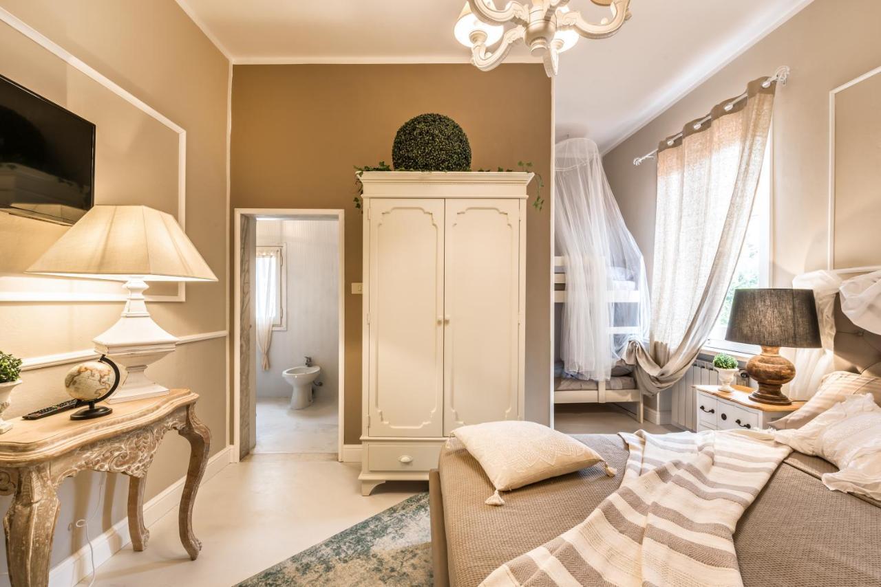 Moulin Rouge Lerici Apartment ภายนอก รูปภาพ