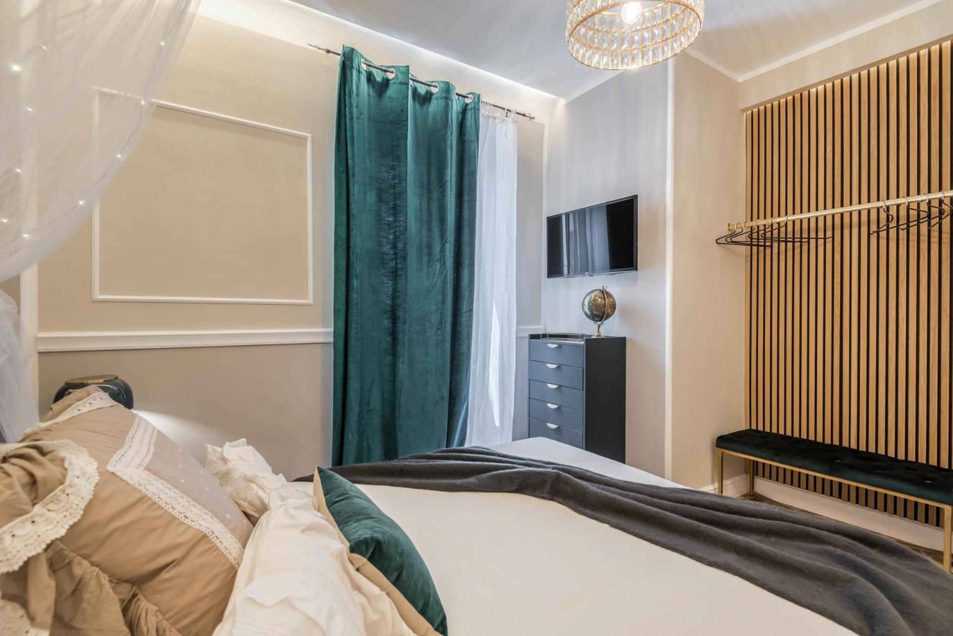 Moulin Rouge Lerici Apartment ภายนอก รูปภาพ