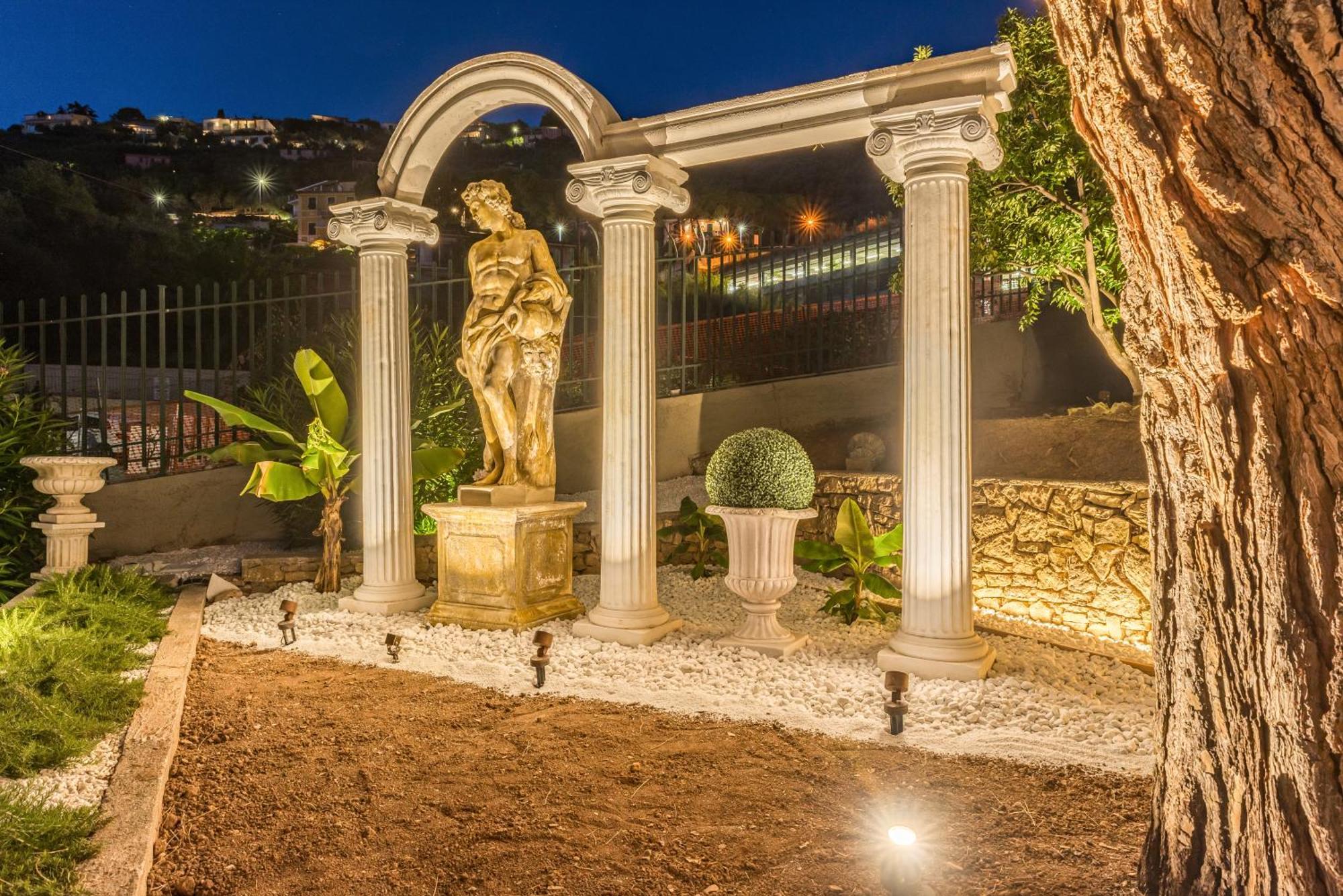 Moulin Rouge Lerici Apartment ภายนอก รูปภาพ